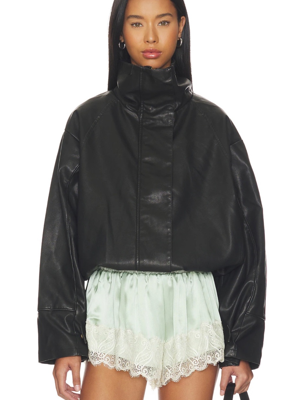 NWT Shoreline Funnel Jacket in Noir
LIONESS